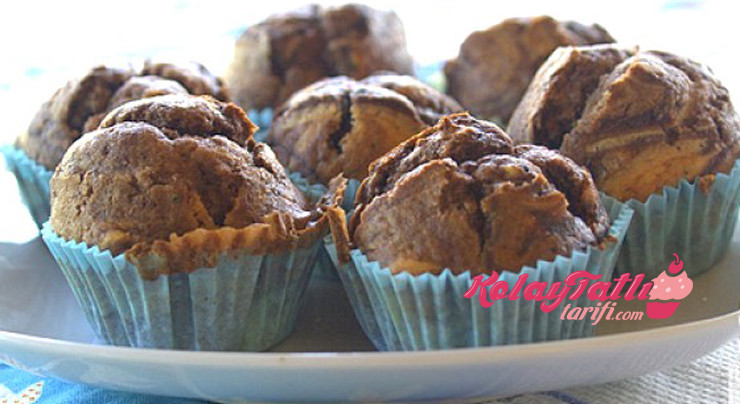 iki renkli muffin