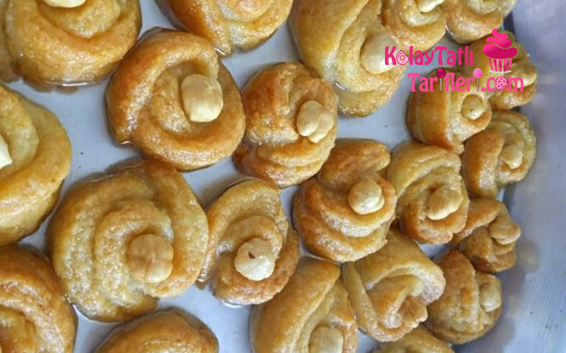 İrmikli Gül Tatlısı Tarifi